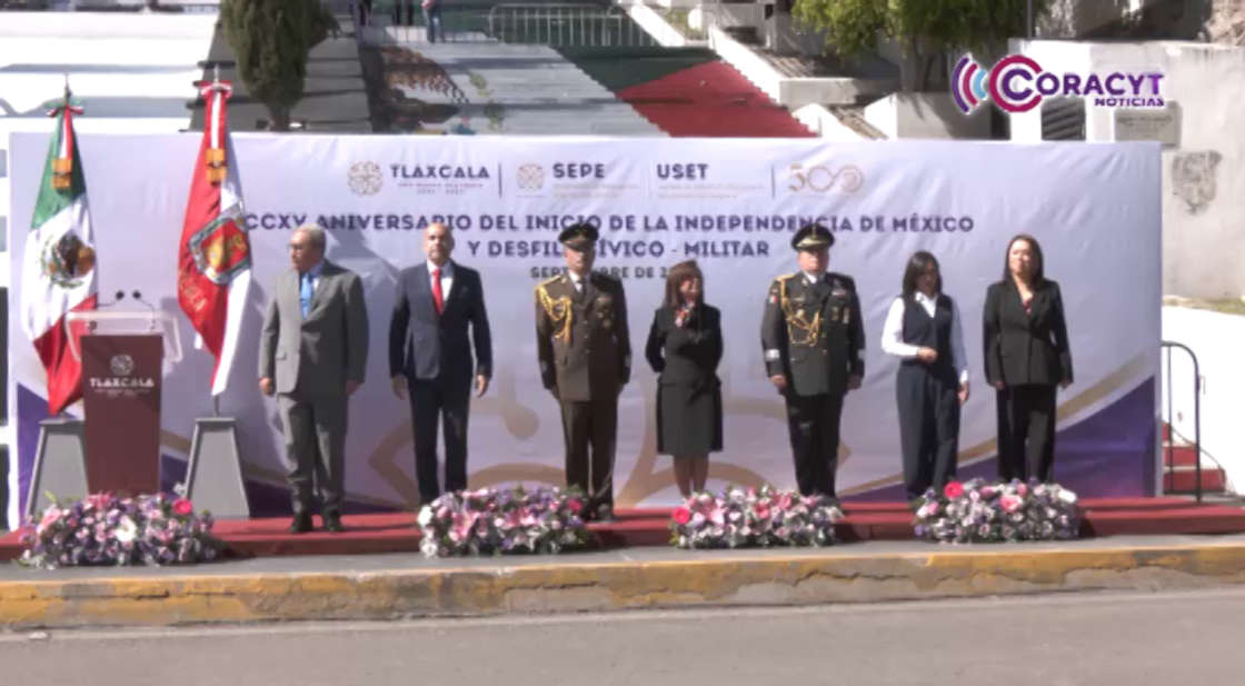 Autoridades civiles y militares conmemoraron el 215 aniversario de la Independencia de México