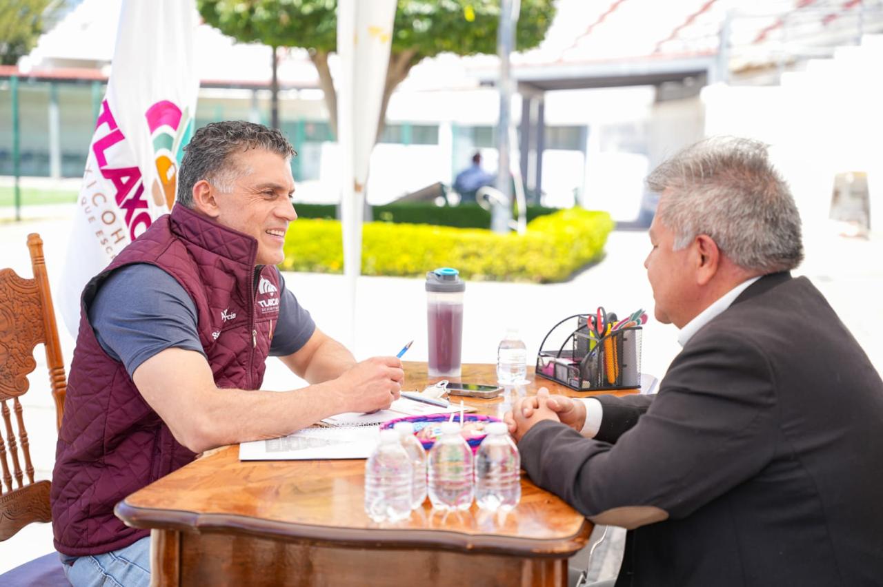 Alfonso Sánchez García escucha y resuelve en nueva audiencia pública